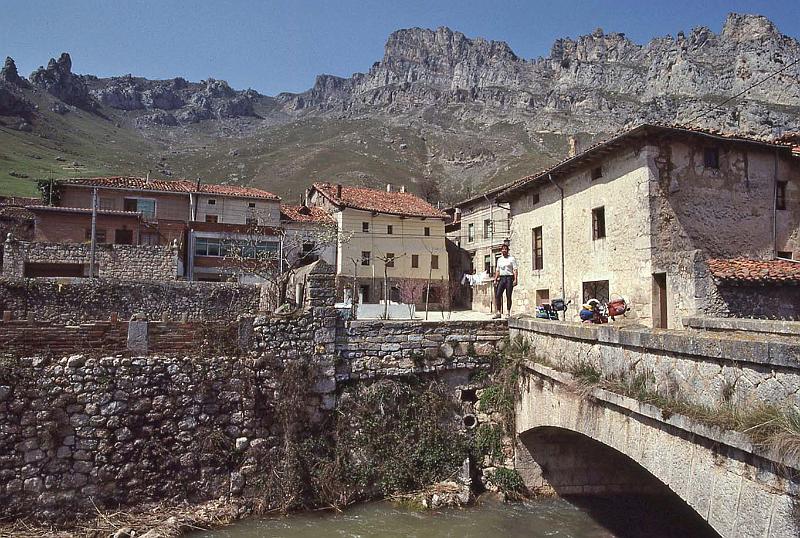 WT 2300 312-25 Spain.jpg